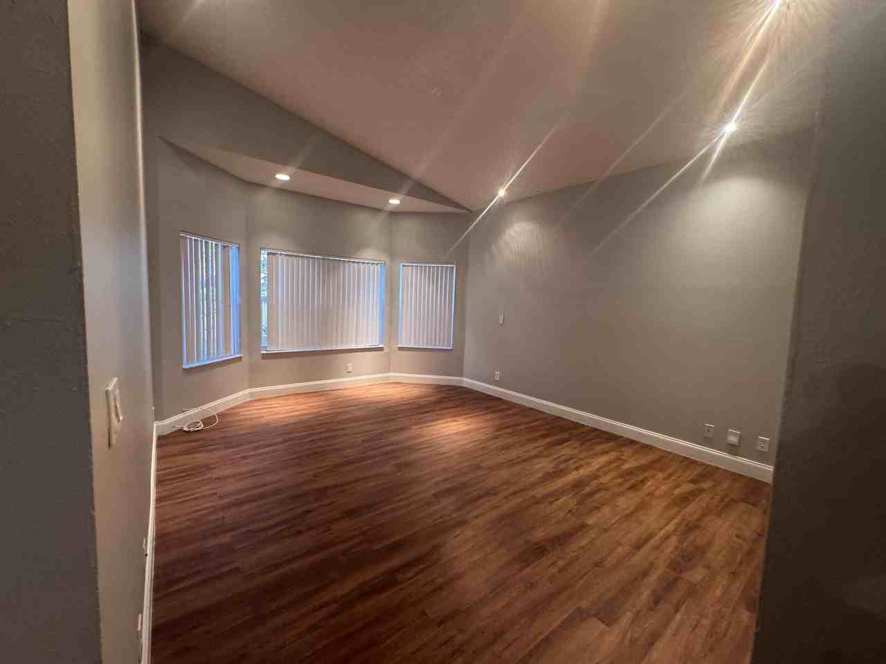 4044 Nw 62nd Ct - Photo 6 of 17