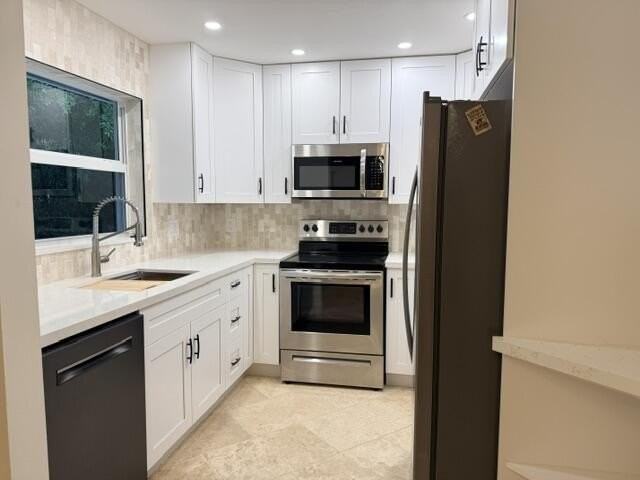 550 Sw Natura Ave - Photo 3 of 21