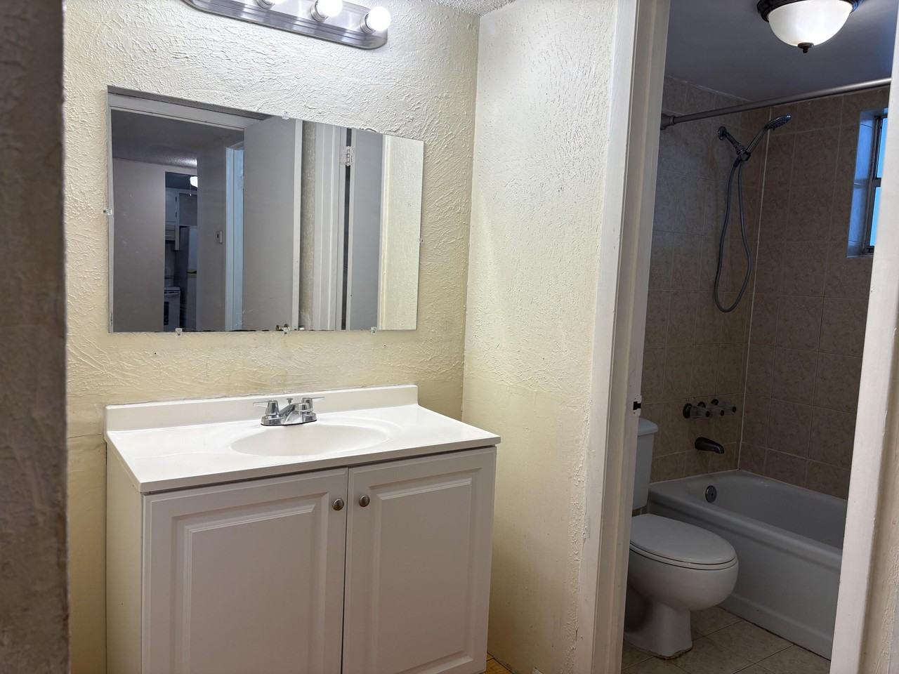 7501 Nw 16th St #3207 - Photo 5 of 9