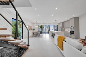 featured image of 1525 Ne 15th Ave