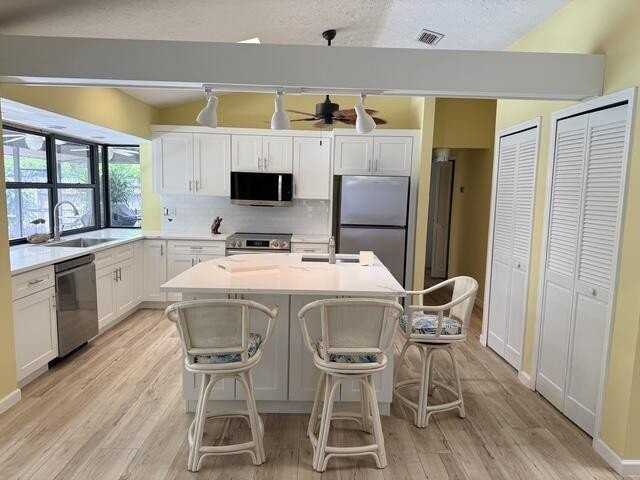 5306 Se Orange St - Photo 2 of 16