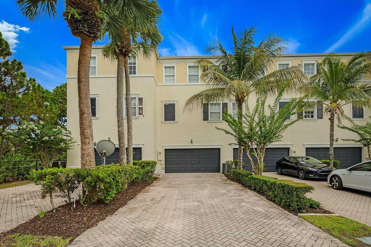 241 E Thatch Palm Cir - Photo 3 of 10