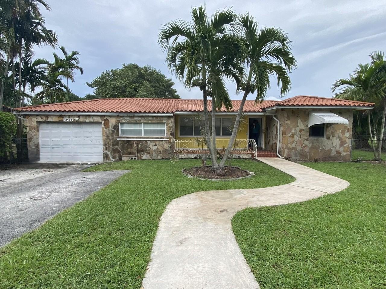 14131 Nw 3rd Ave #A