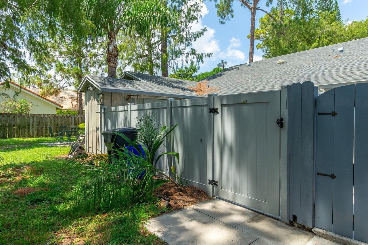 1073 Goldenrod Rd - Photo 5 of 25