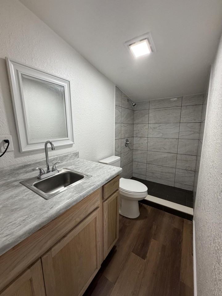 14131 Nw 3rd Ave #E - Photo 2 of 6