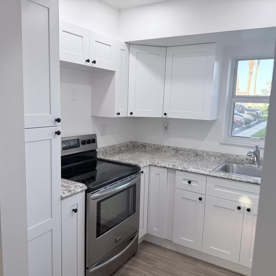 2965 Ashley Dr W #I - Photo 4 of 13