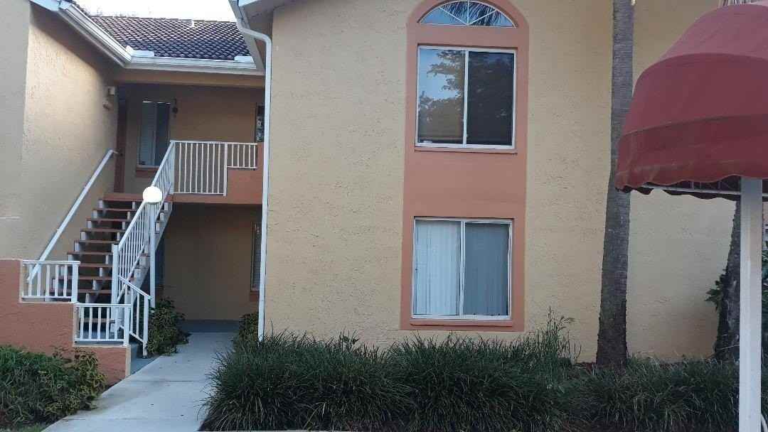1081 Coral Club Dr - Photo 2 of 28