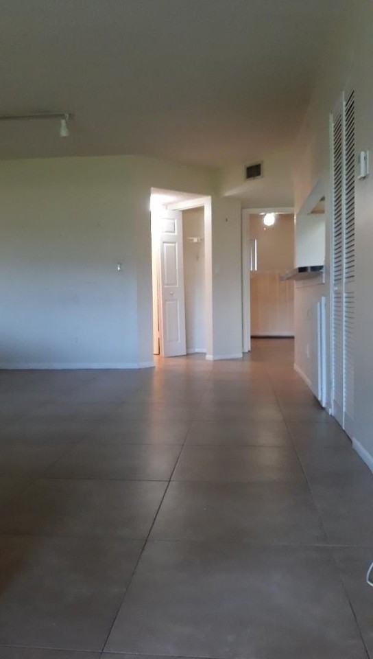 1081 Coral Club Dr - Photo 3 of 28