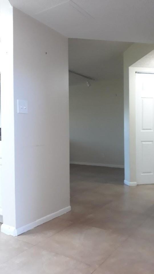 1081 Coral Club Dr - Photo 4 of 28
