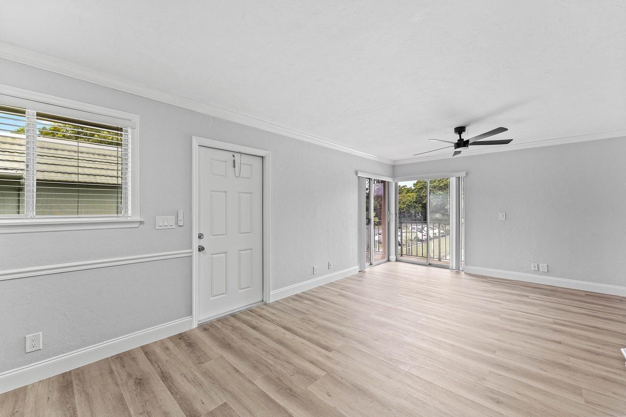 1866 Fairview Villas Dr #3 - Photo 6 of 25