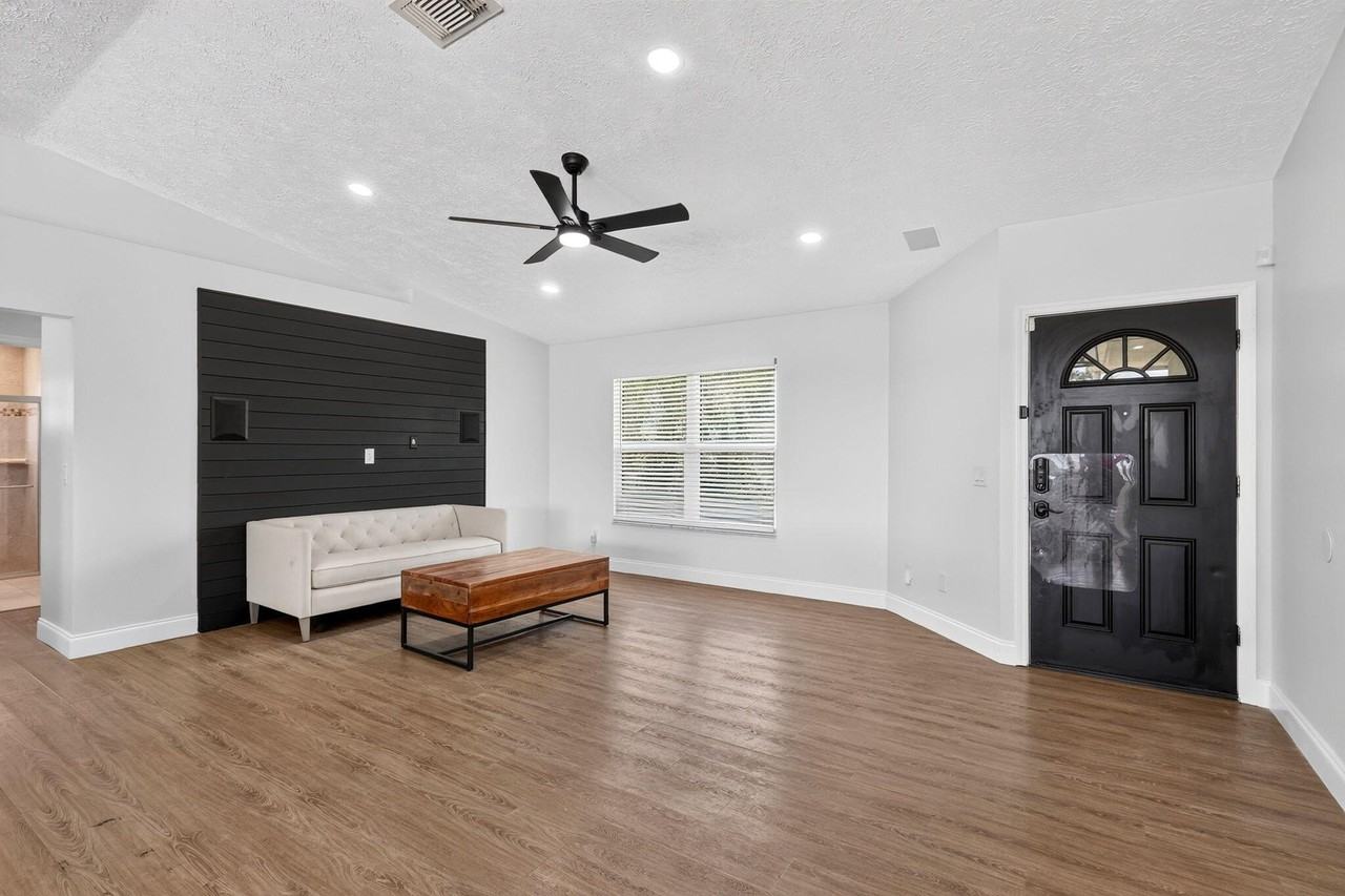 756 Sw Ancona Rd - Photo 5 of 50