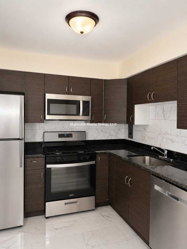 630 N Lincoln Ave #204