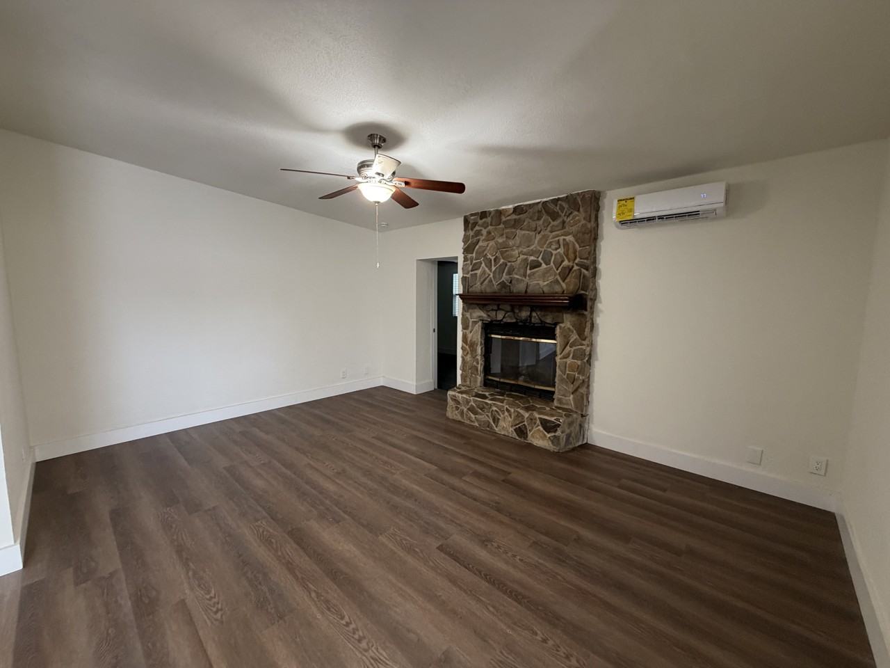 110 NE Monroe Cir - Photo 2 of 29