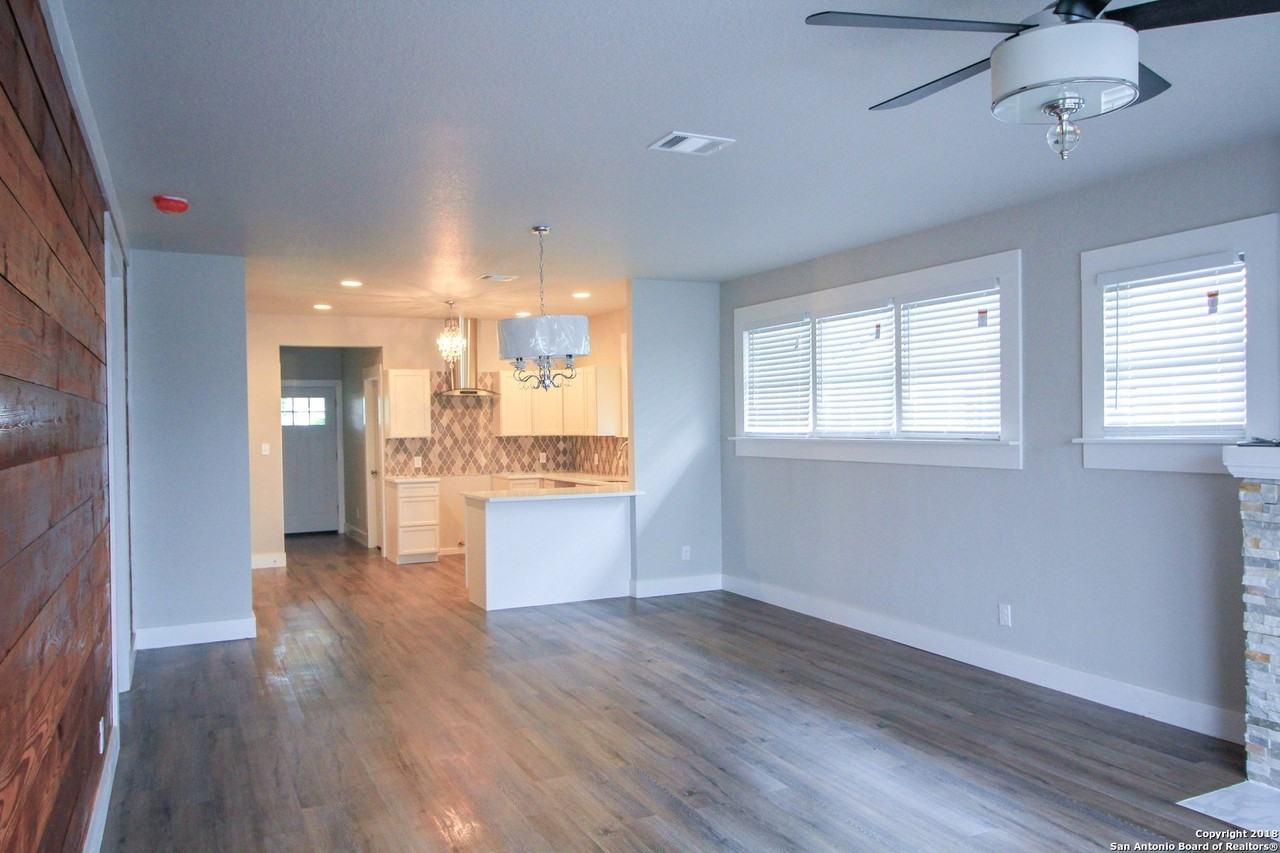 1138 Iowa St - Photo 3 of 19