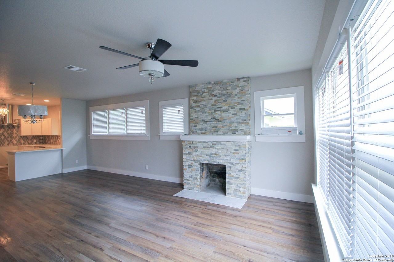 1138 Iowa St - Photo 4 of 19