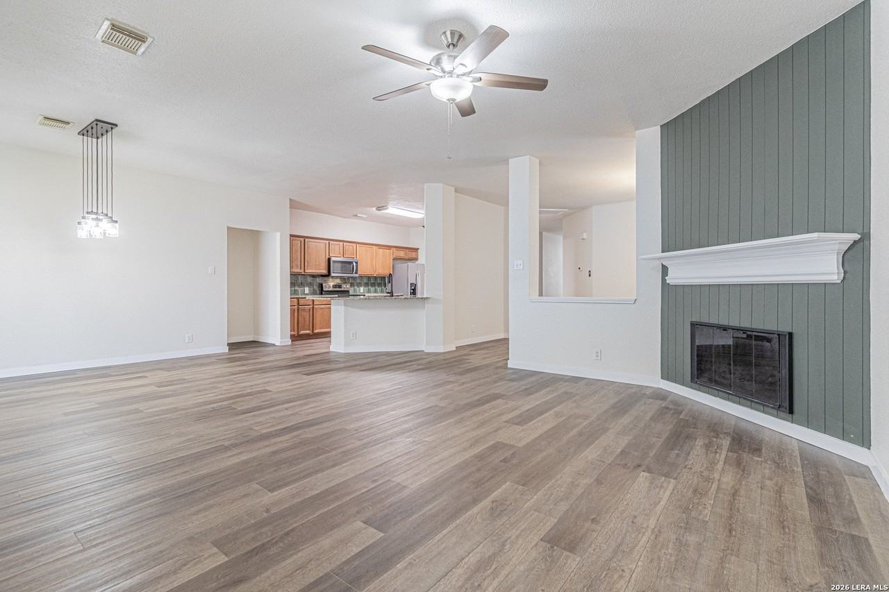 213 Tapwood Ln - Photo 2 of 37
