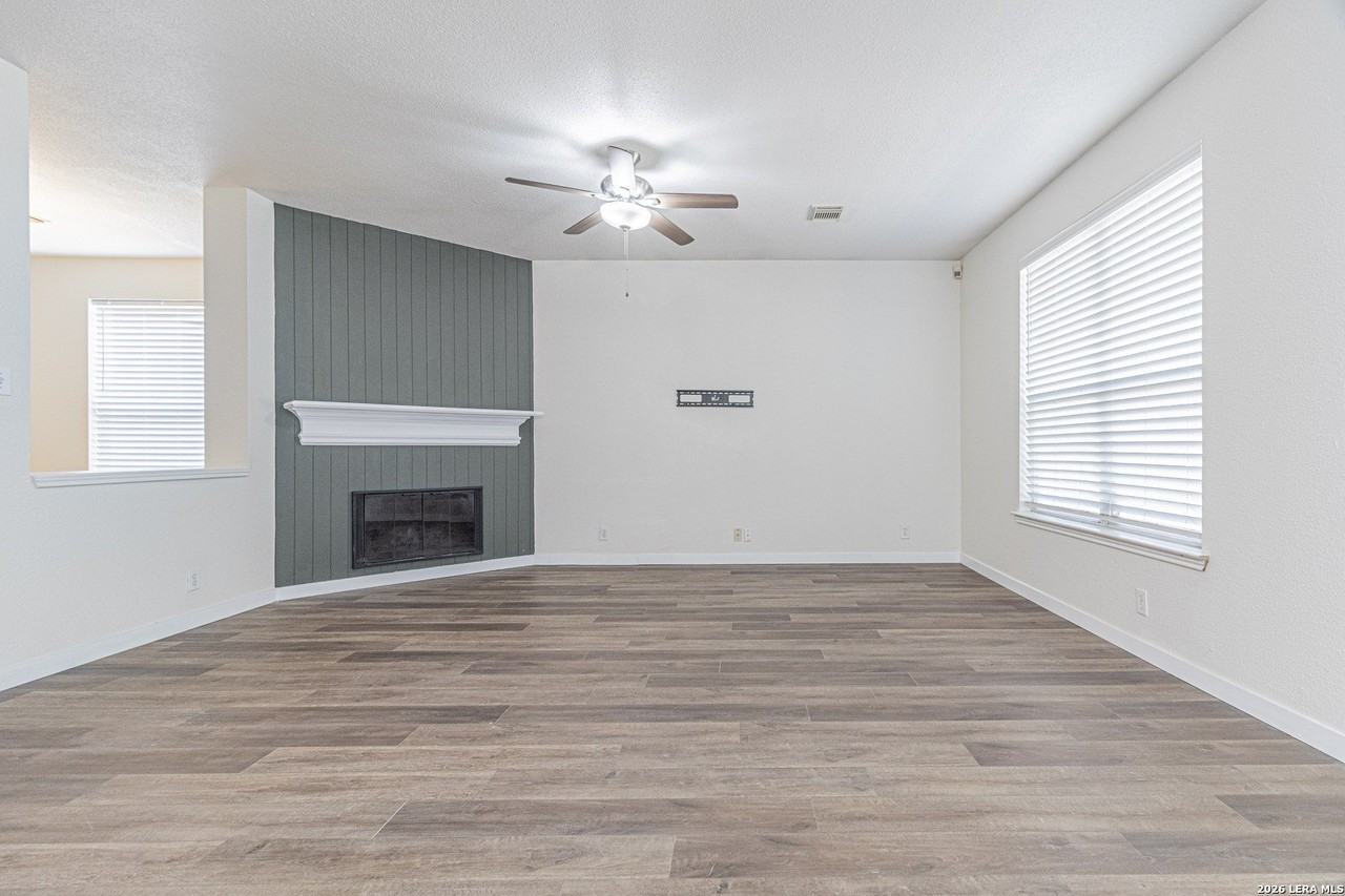 213 Tapwood Ln - Photo 5 of 37