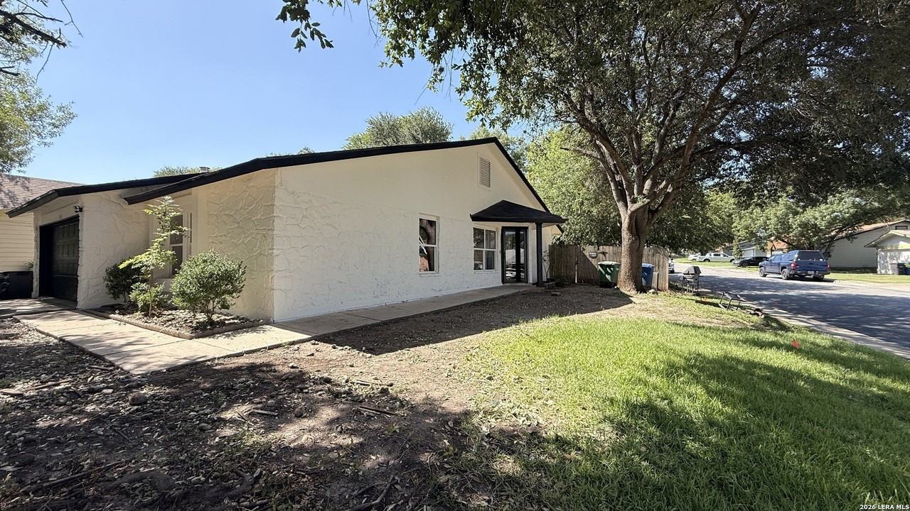 14263 Clover Hl - Photo 4 of 24