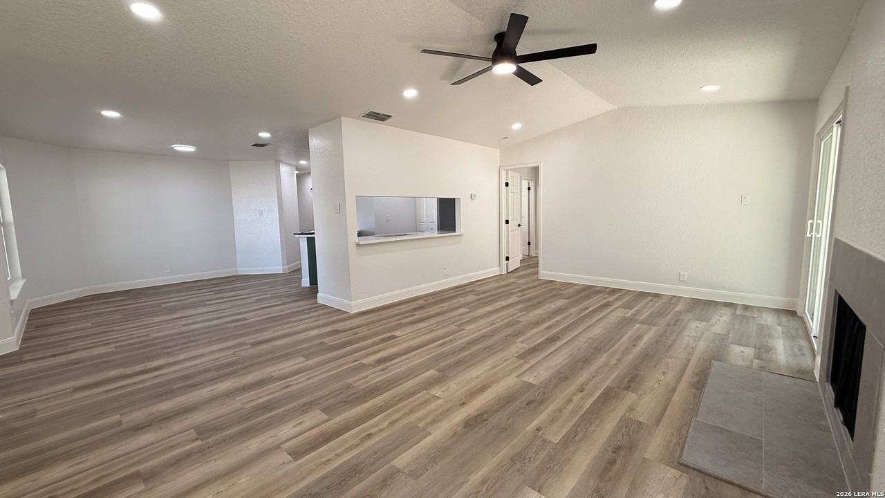 14263 Clover Hl - Photo 6 of 24