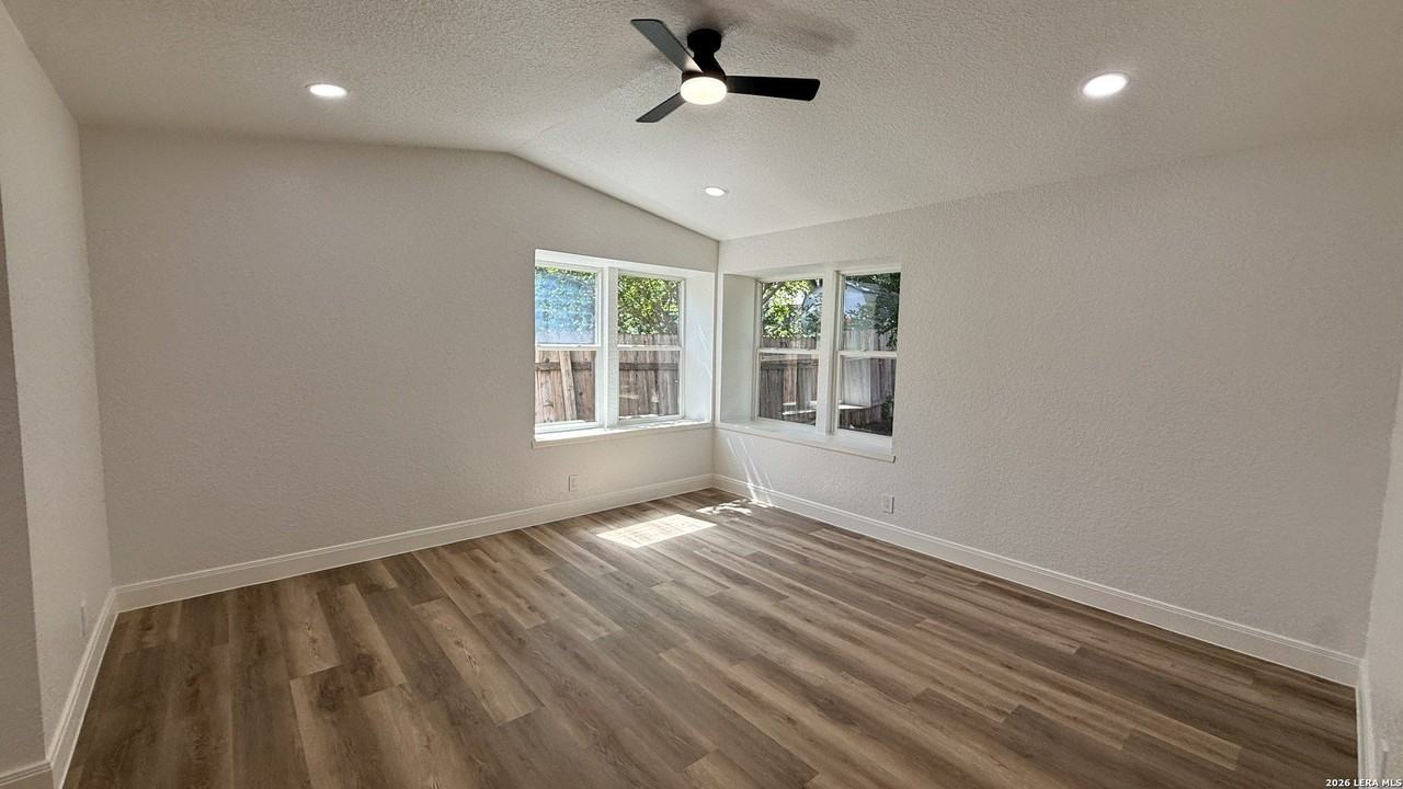 14263 Clover Hl - Photo 7 of 24