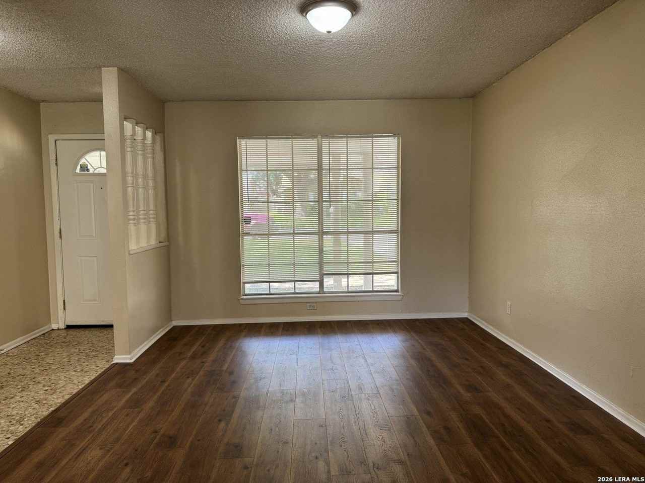 6919 Moon Lake Dr - Photo 3 of 24