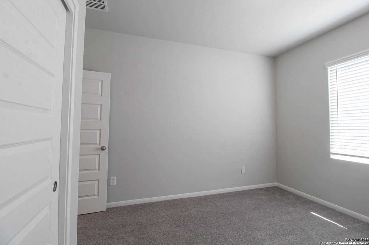 3713 Tripps Pl - Photo 6 of 44