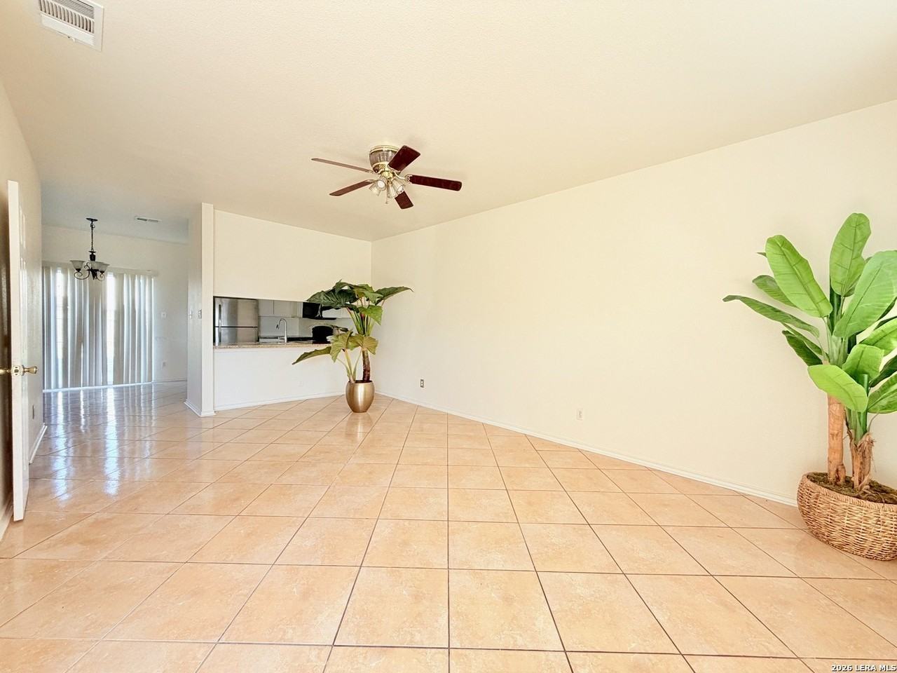 1803 White Magnolia - Photo 4 of 7