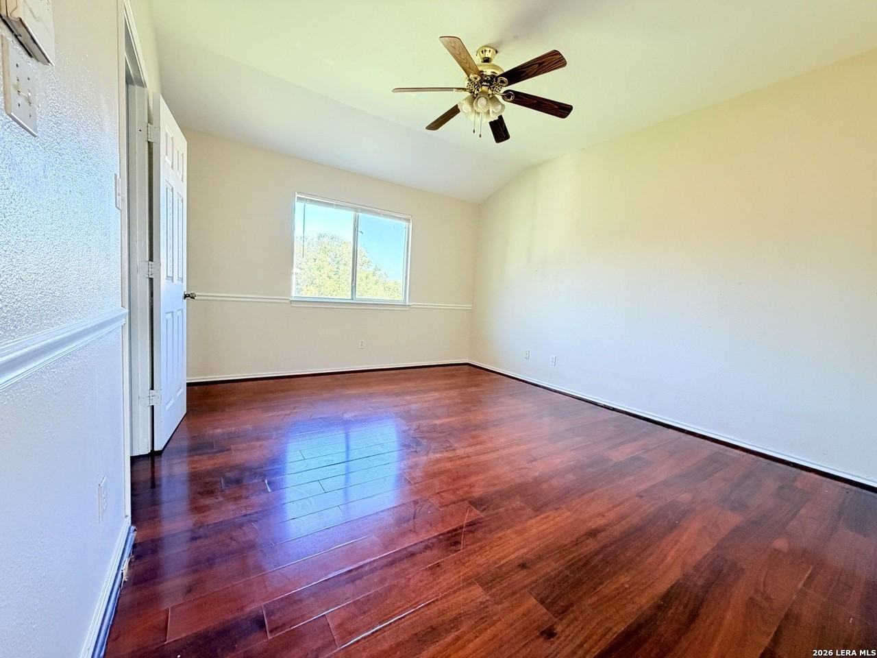 1803 White Magnolia - Photo 7 of 7