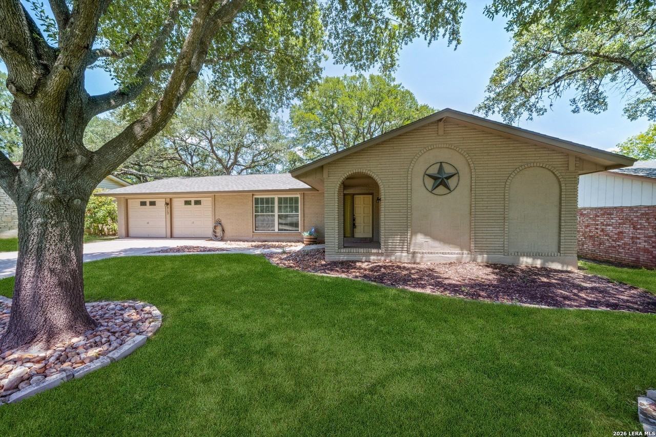 412 Cordoba Dr - Photo 4 of 38