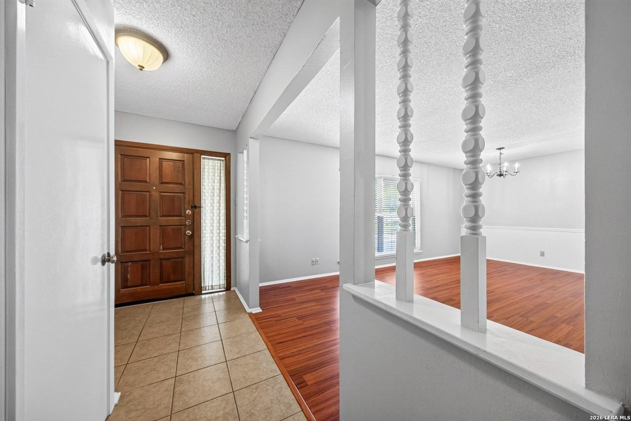 412 Cordoba Dr - Photo 6 of 38