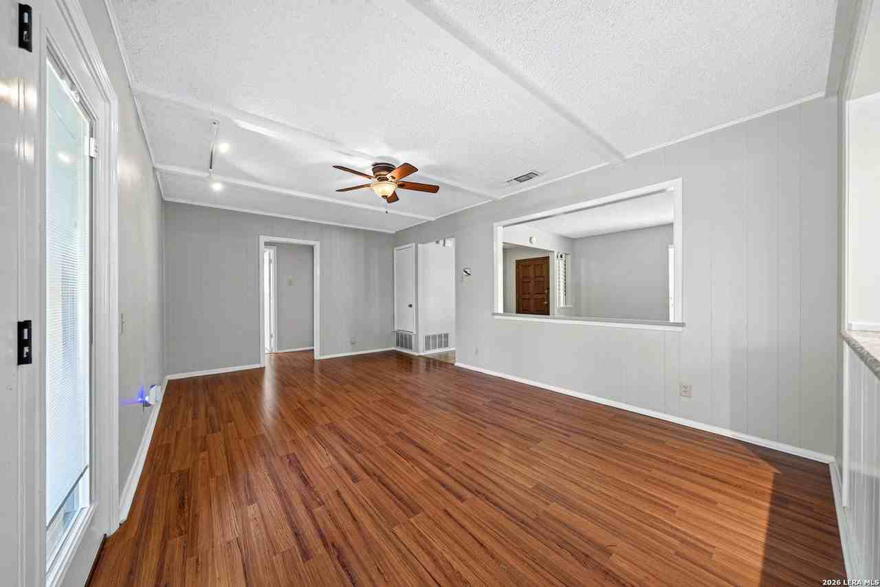412 Cordoba Dr - Photo 7 of 38