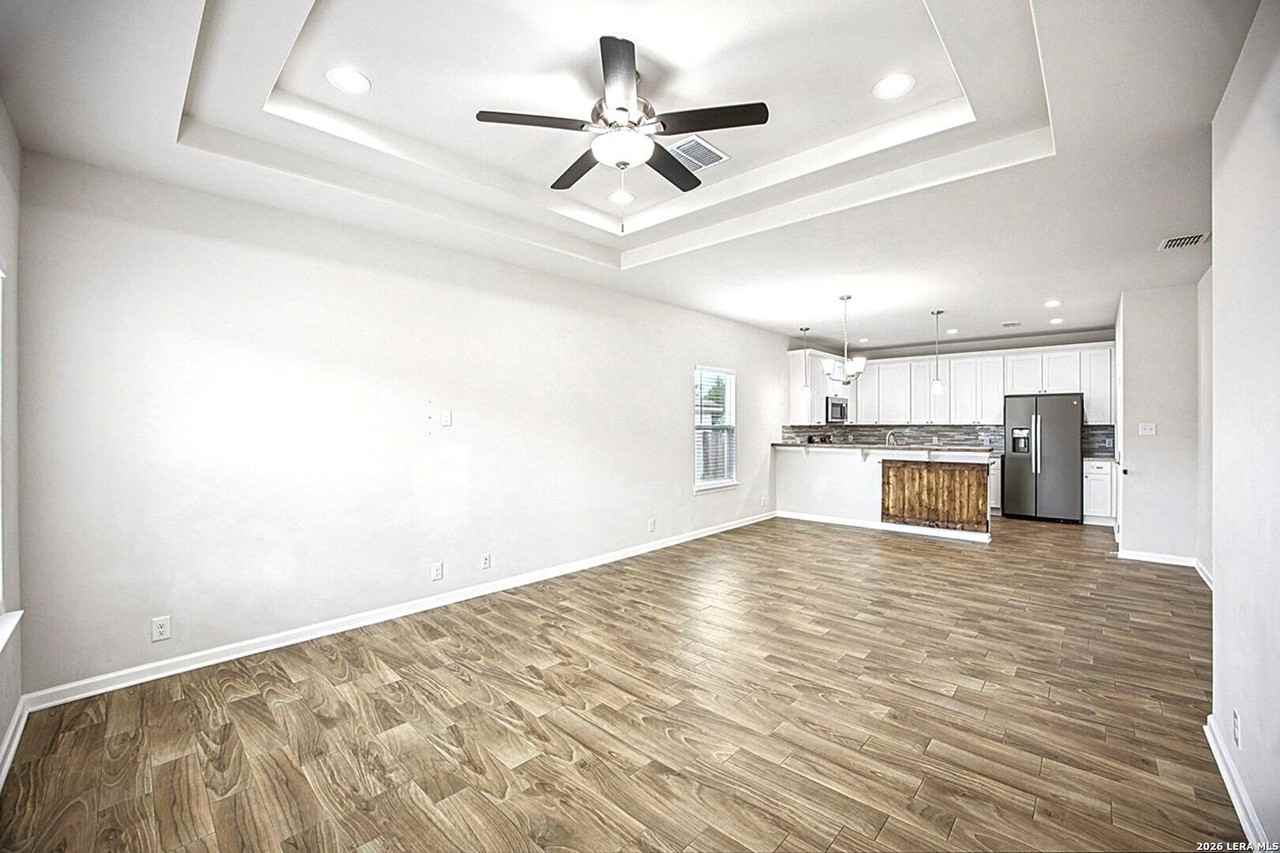 156 Remington Rd - Photo 5 of 6