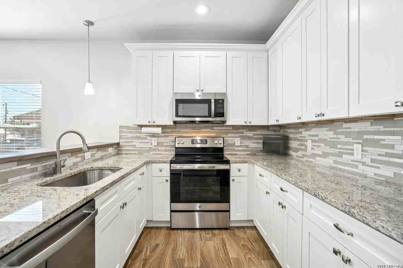 156 Remington Rd - Photo 6 of 6