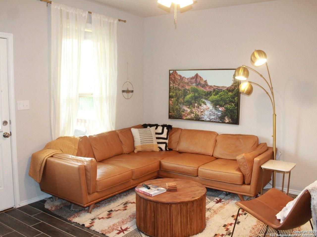 122 Canopy Oak Rd - Photo 2 of 8