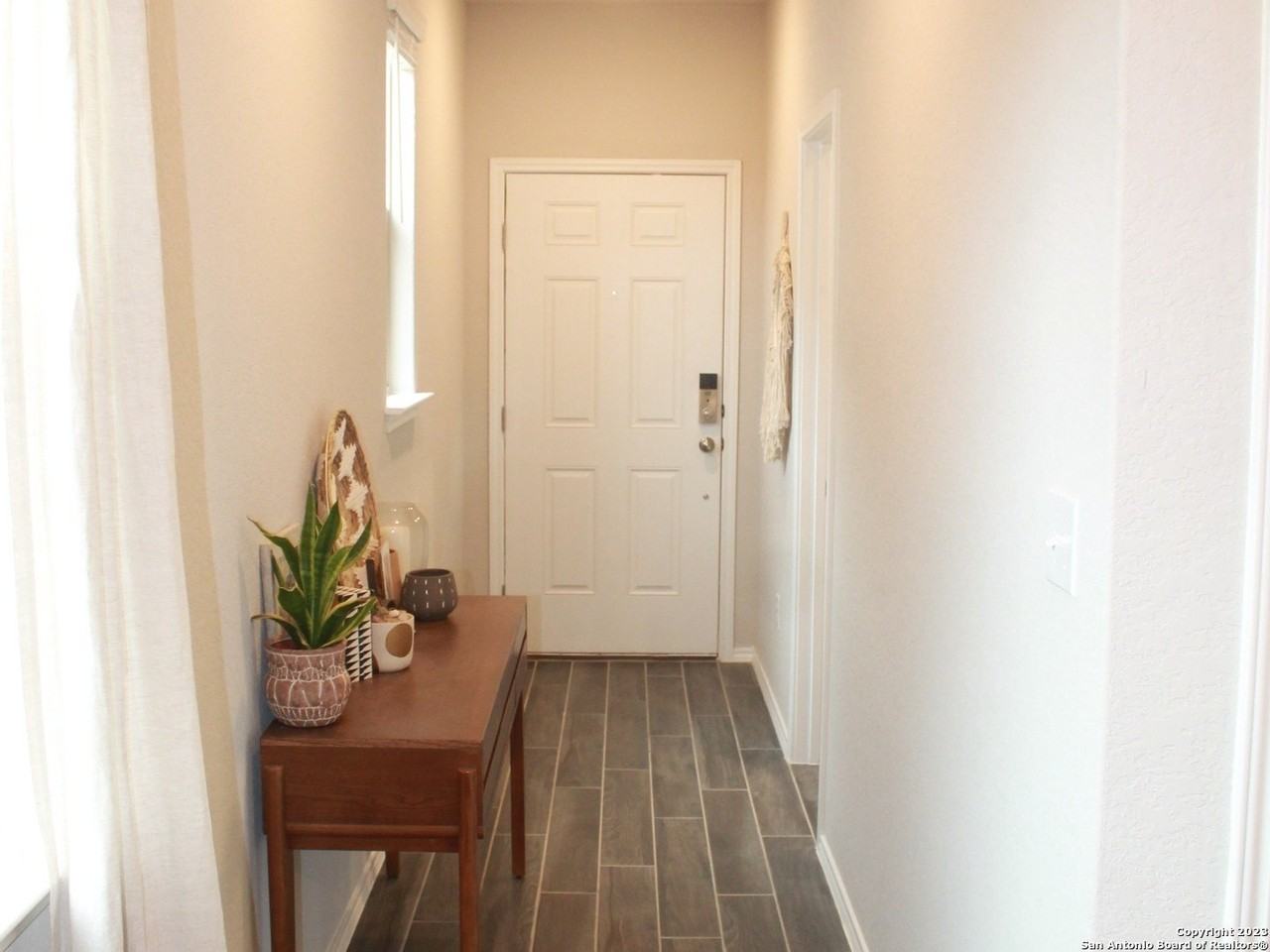 122 Canopy Oak Rd - Photo 5 of 8