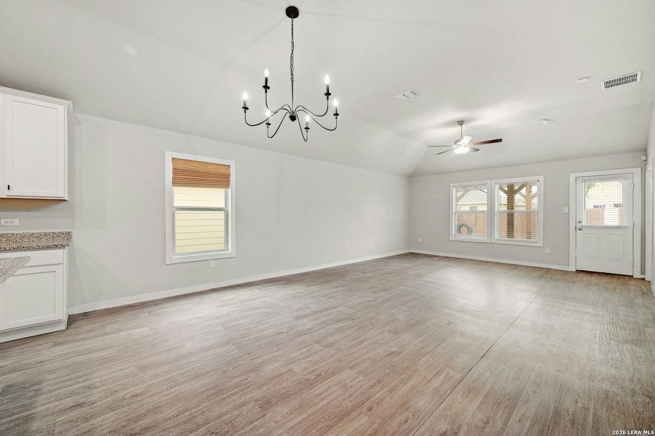 5507 Pearl Vly - Photo 7 of 31
