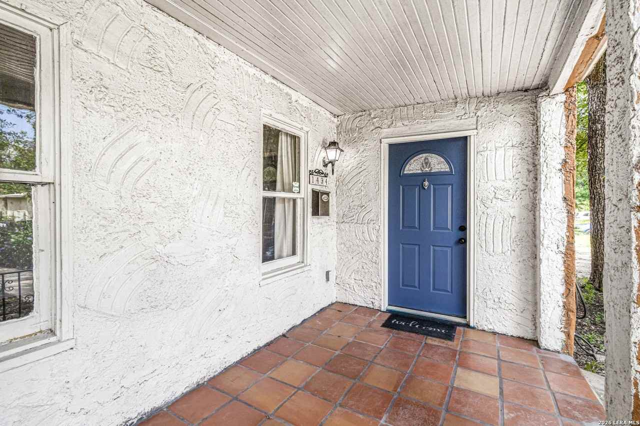 1434 Hicks Ave - Photo 3 of 22