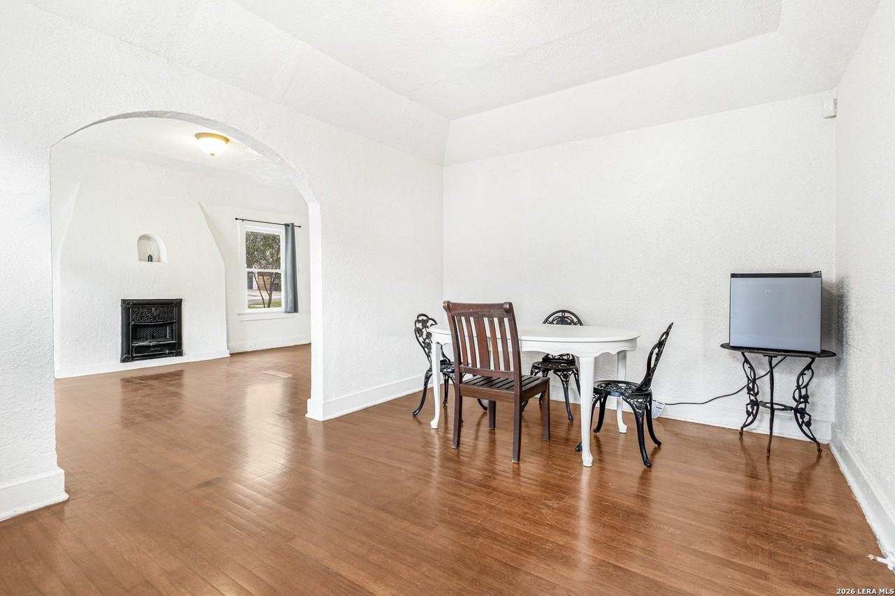 1434 Hicks Ave - Photo 7 of 22