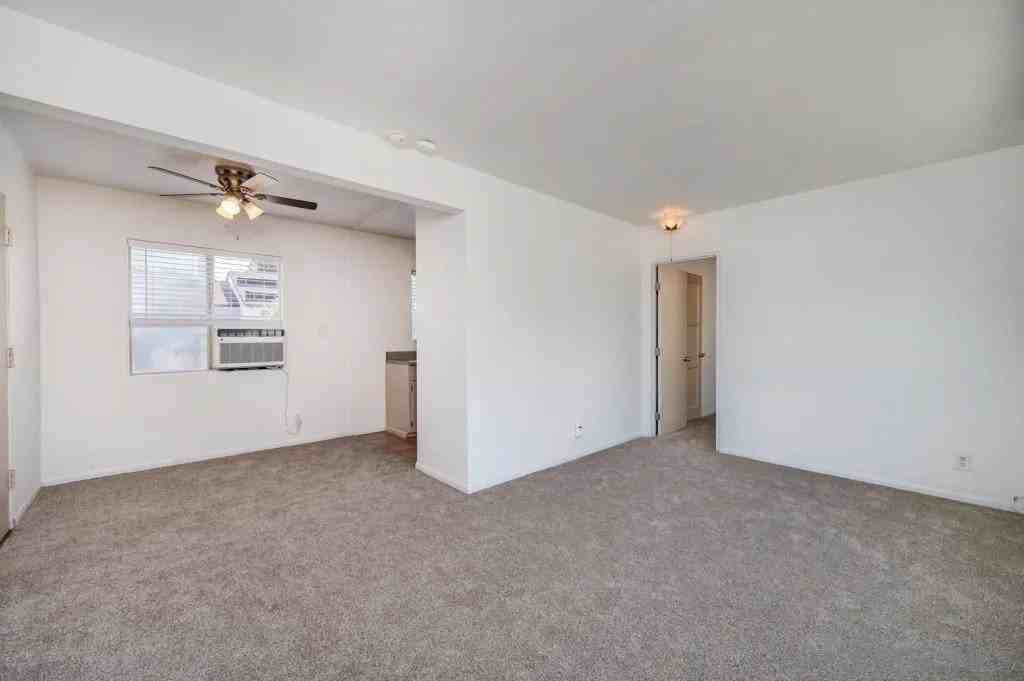 4159 Adams Ave - Photo 7 of 29