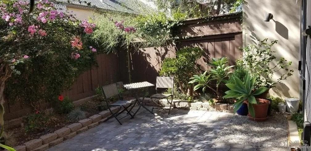 1740 Upas St - Photo 2 of 17