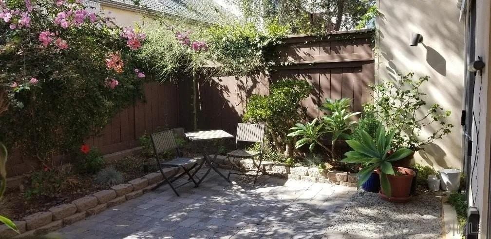 1740 Upas St - Photo 3 of 17