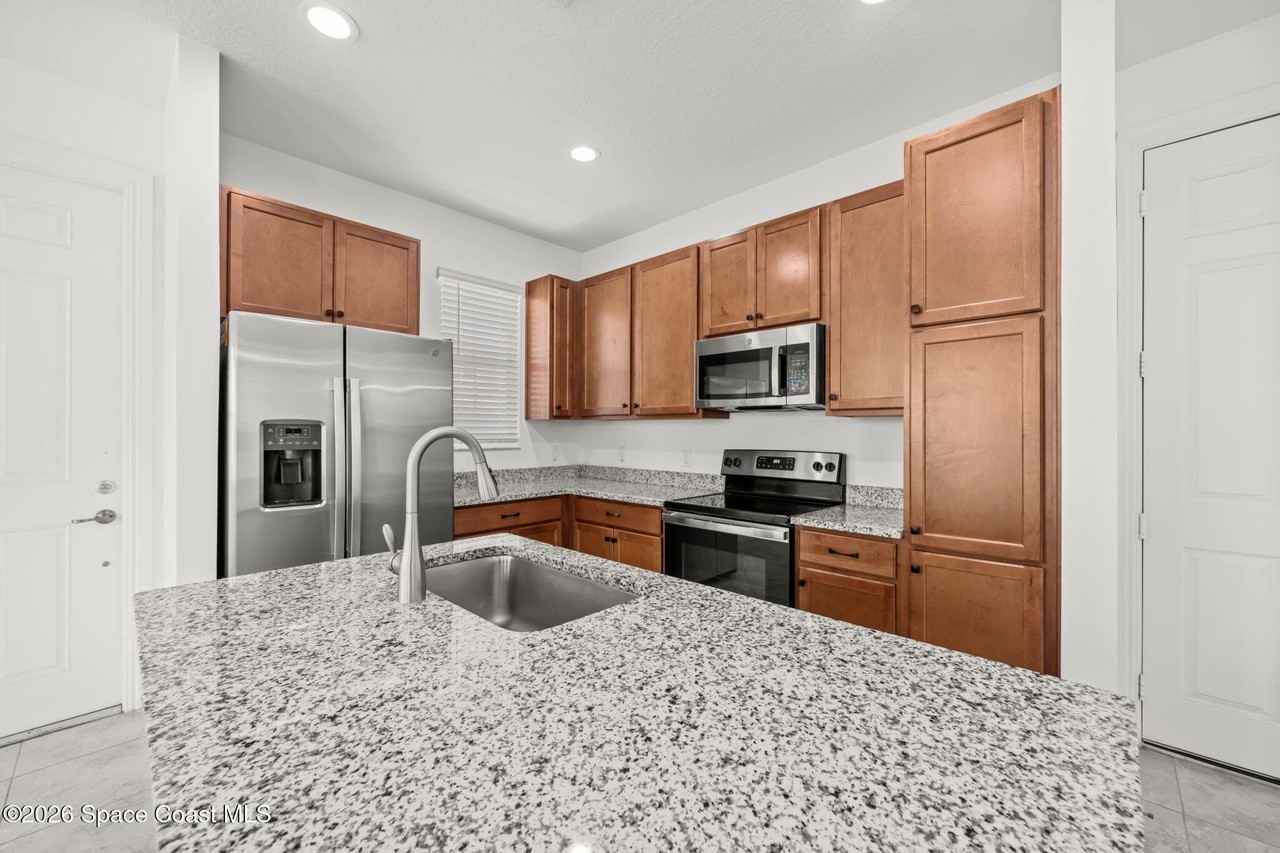 1800 Noel Pl #101 - Photo 3 of 48