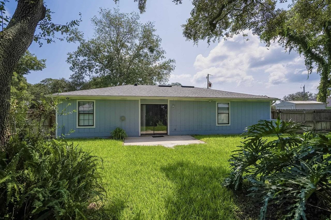 140 Bonita Rd - Photo 3 of 48
