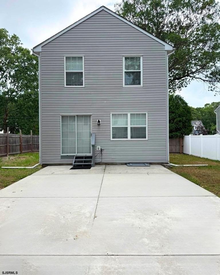 419 S Yam Ave - Photo 3 of 16