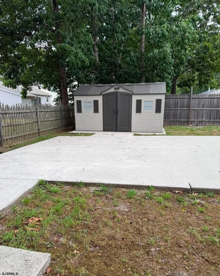 419 S Yam Ave - Photo 4 of 16