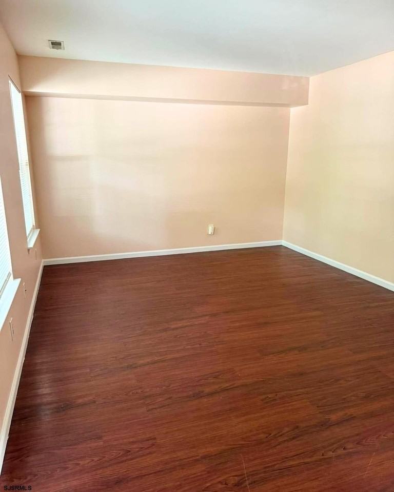 419 S Yam Ave - Photo 5 of 16