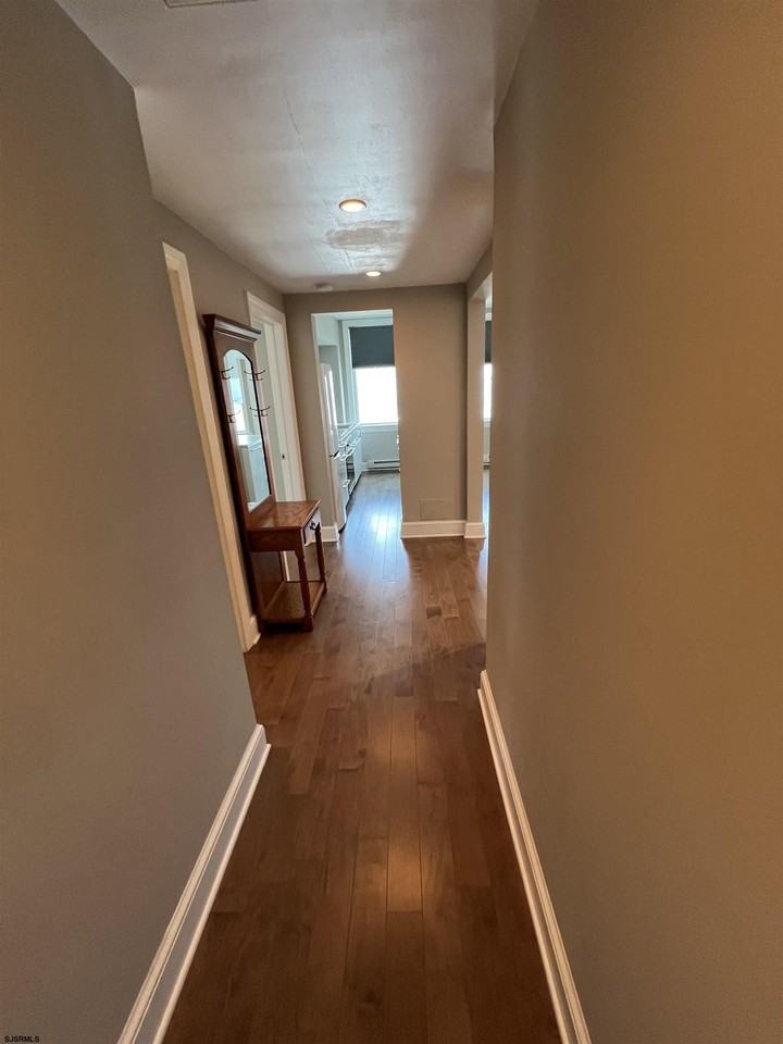 112 S Oxford Ave #403 - Photo 7 of 32