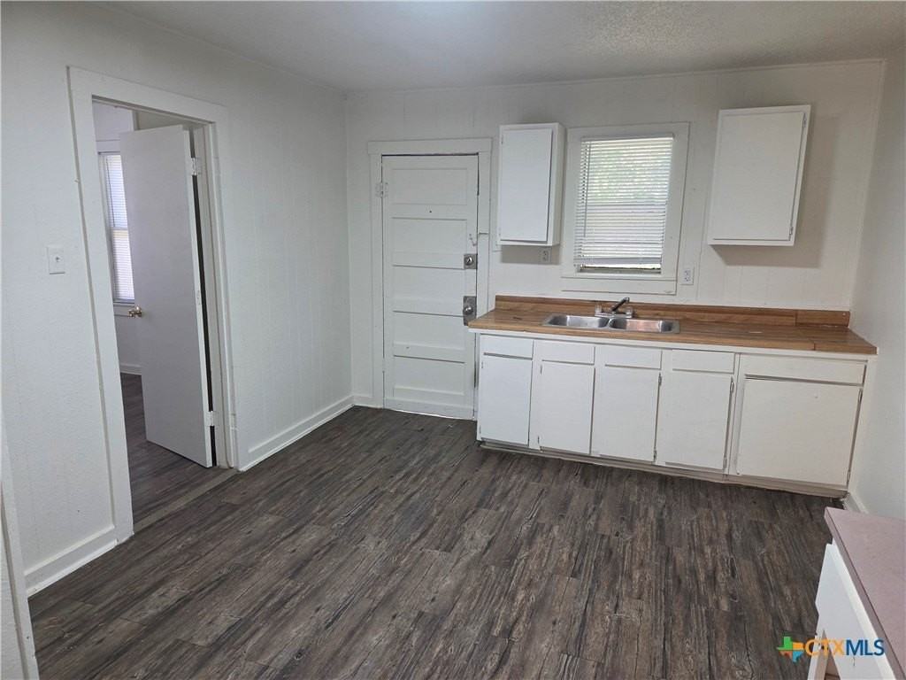 201 N 20th St #B - Photo 3 of 6