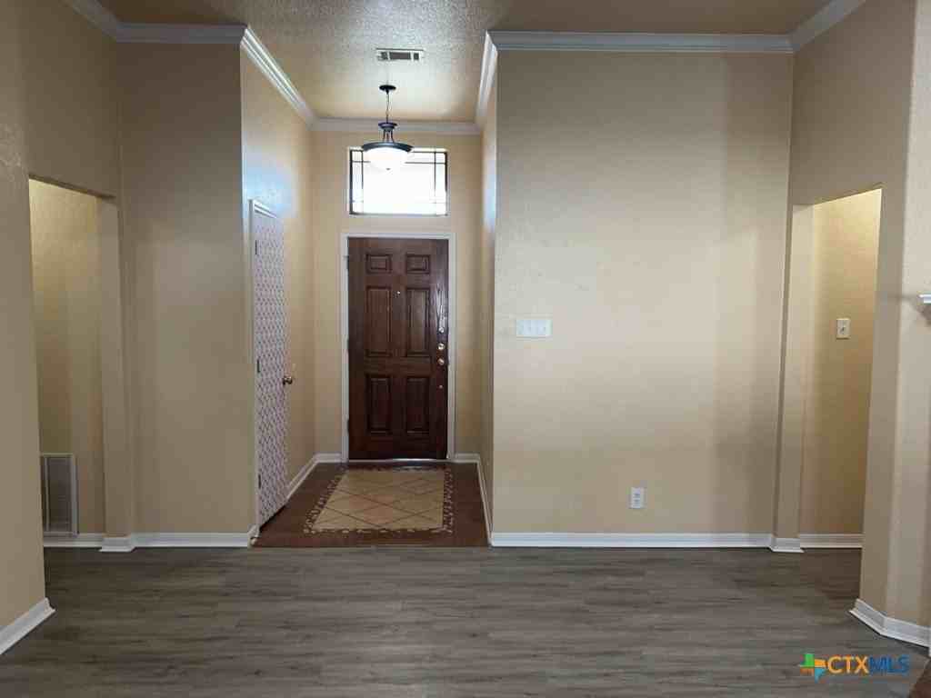 2509 Lavender Ln - Photo 2 of 10