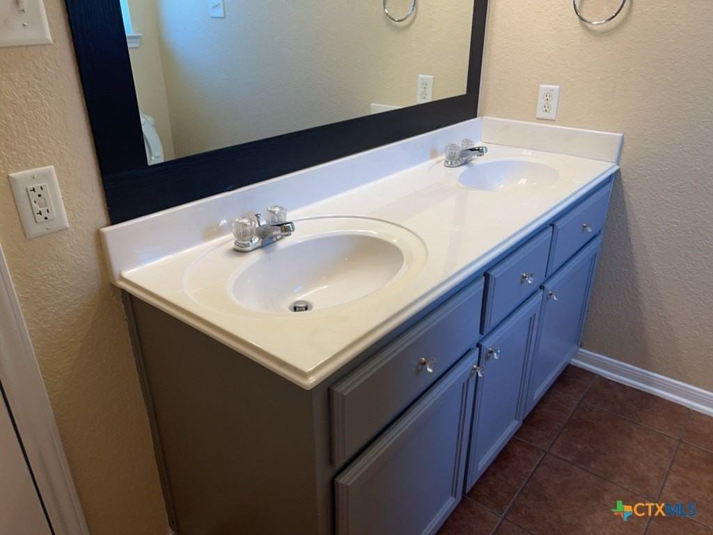 2509 Lavender Ln - Photo 5 of 10